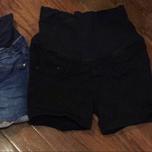 H&M black denim maternity shorts. Size 8.